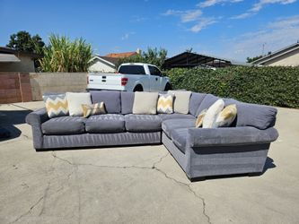 Beautiful Large Sectional Sofa 💥 Free Delivery TODAY 💥