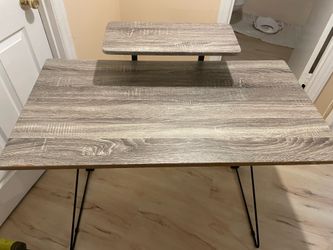 FREE DESK