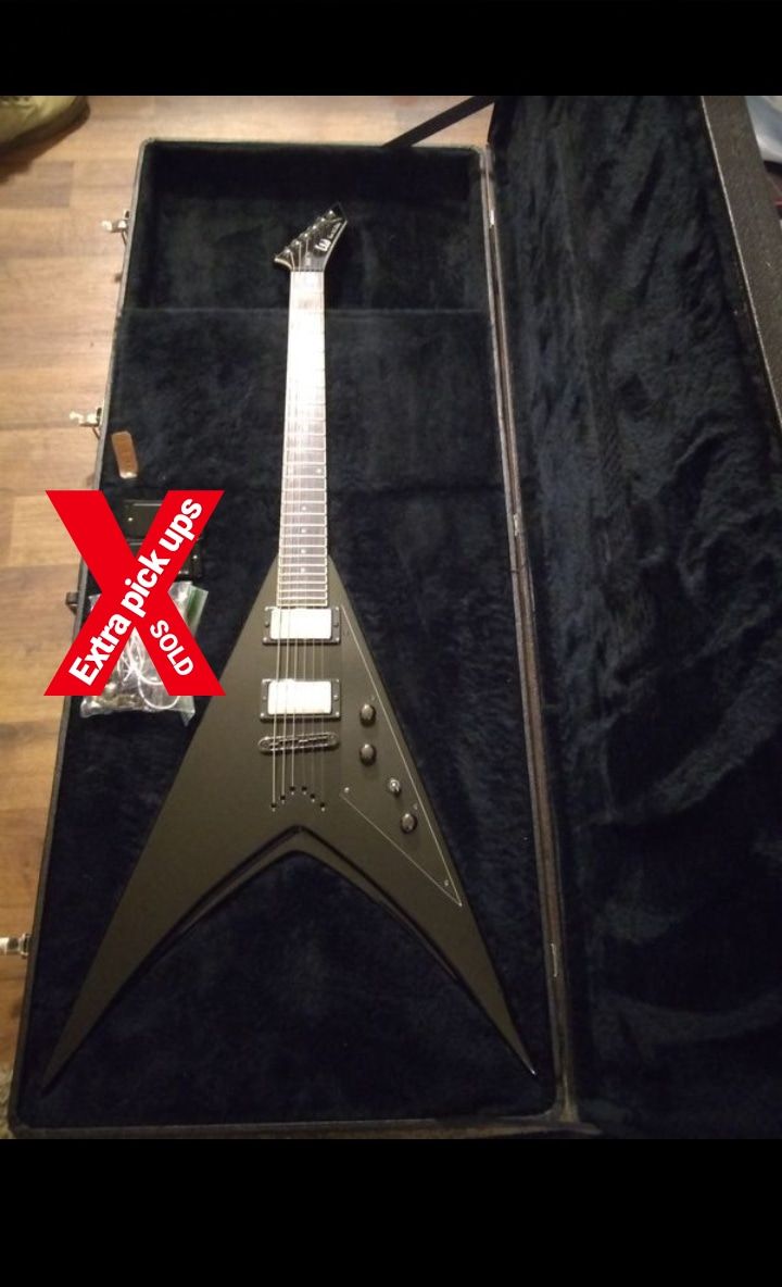 Esp ltd DV8 R Dave Mustaine signature King Flying V electric