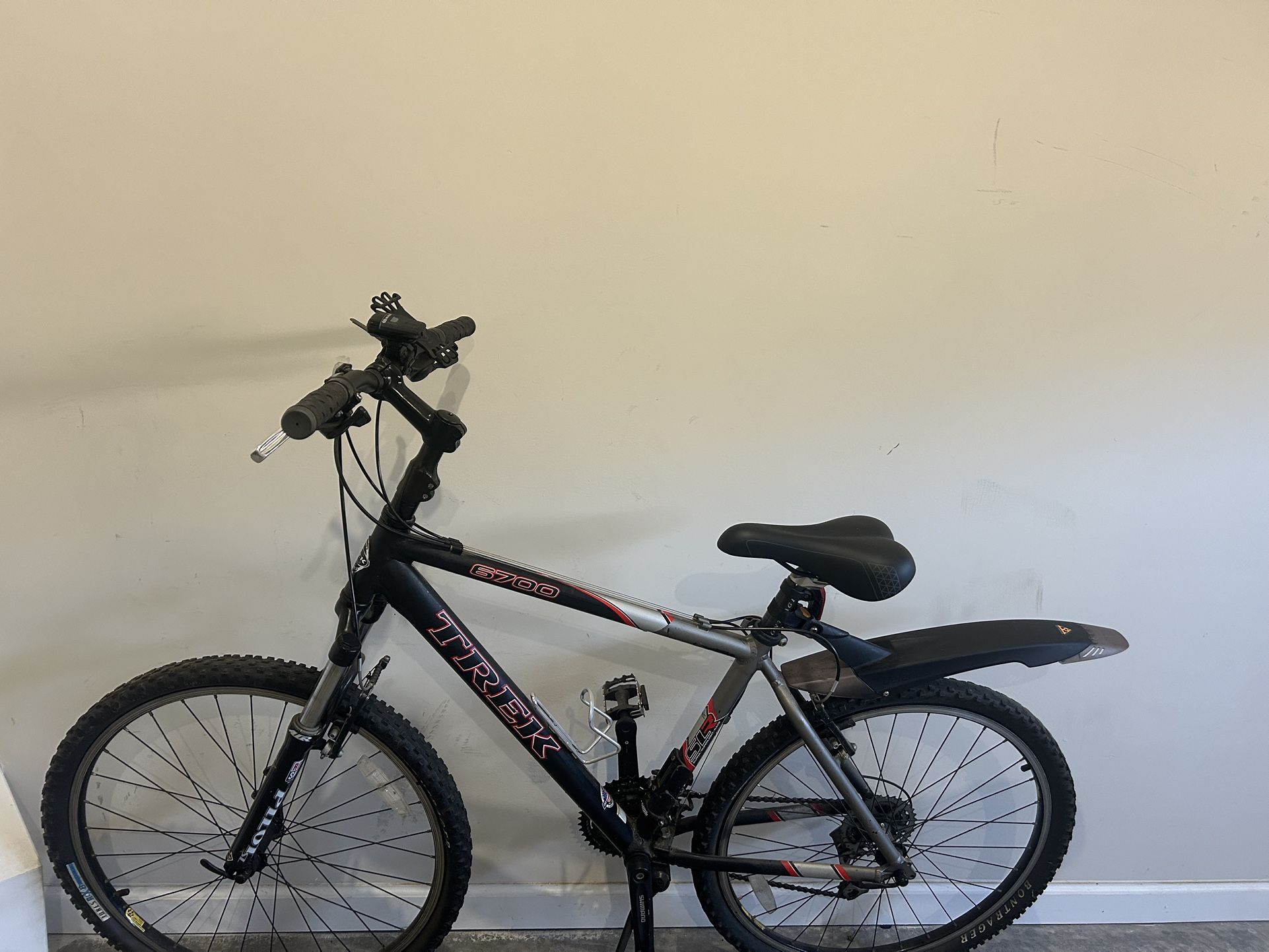 Trek 6700 SLR Men’s Bike