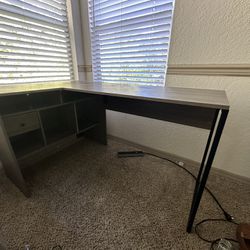 L shaped Desk 