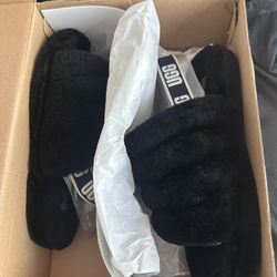 Slippers Uggs Worn Lightly 