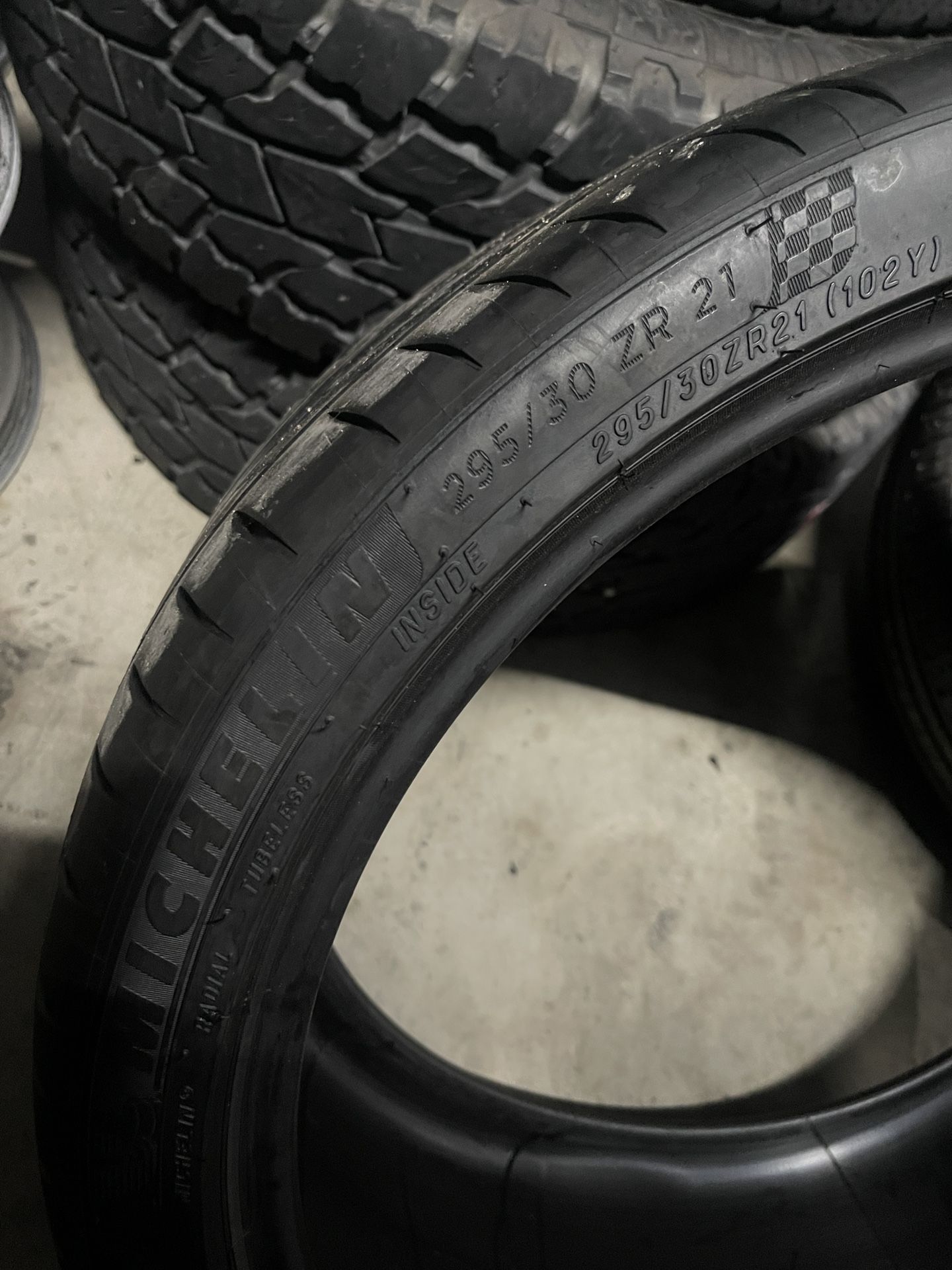 295/30/21 Michelin Pilot Sport 4s