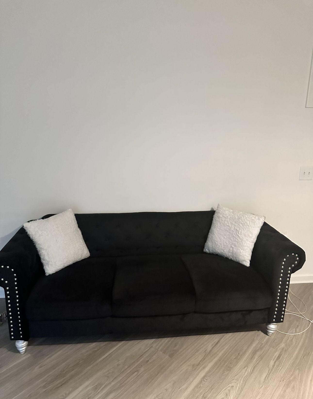 Black Velvet Sofa & Loveseat Set – Excellent Condition
