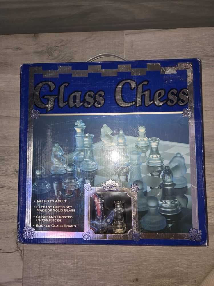Elegant Chess Set, Made of Solid Glass, Clear & Frosted, Smoked Glass Board NICE