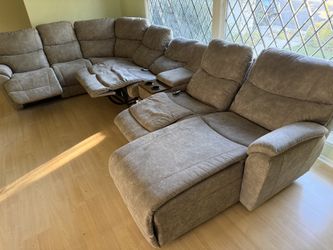 La‑Z‑Boy Trouper 7‑Piece Power Reclining Sectional – Excellent Condition – $3,500