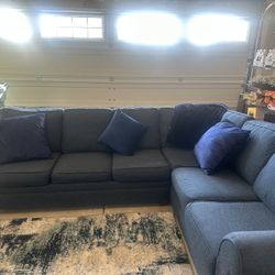 Blue Sectional/sleeper 
