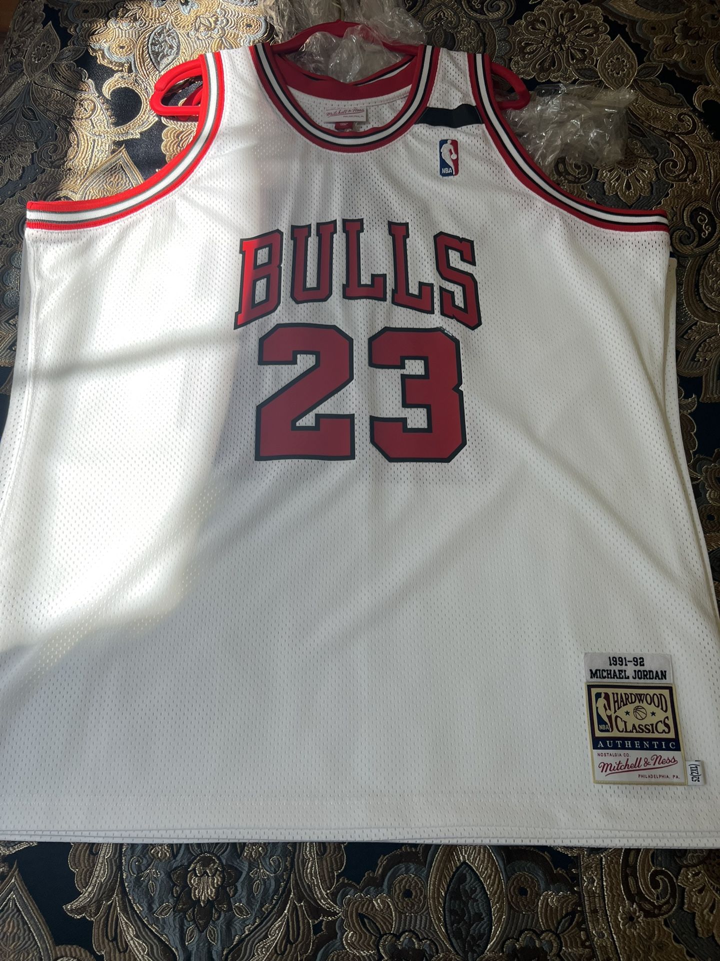 Jordan Authentic Mitchell & Ness 1992 Bulls Jersey