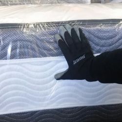 Queen Mattress And Box Spring 