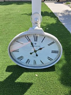 SUPER LARGE Kensington London 1892 Wall Decor Clock. Battery Operated. Measures 29 x 30 x 3.75....asking $60.00