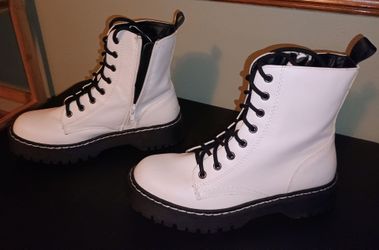 Ladies shoes