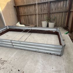 Raised Garden Bed 