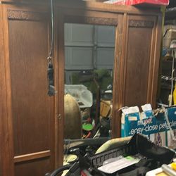 Antique Wardrobe / Amoire