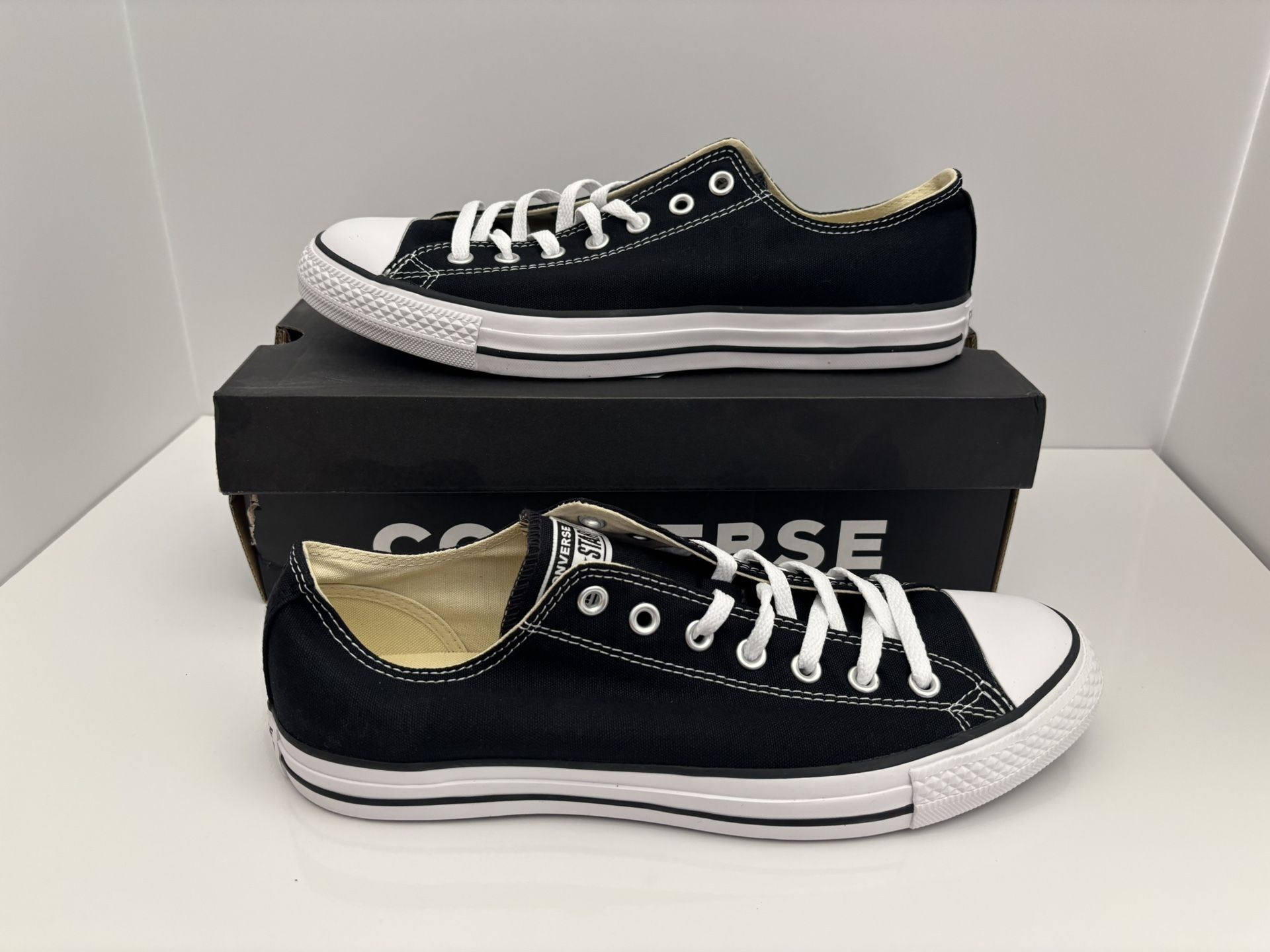 Mens 10.5 Black Converse All-Star New