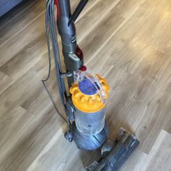 Dyson Ball Upright Vacuum Very Powerful Works Perfectly