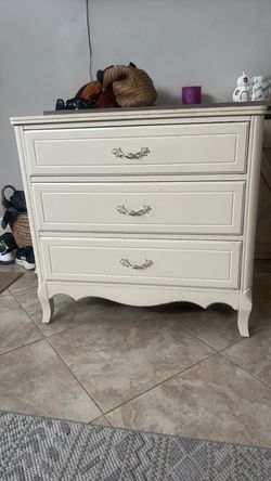Dresser (pick up this week)