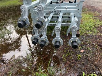 New 3750lb torsion axles for trailers, Knotts axles. With hubs. 80inch