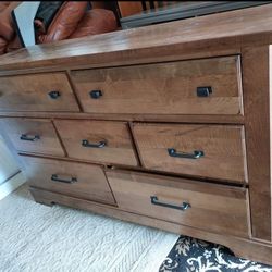 VAUGHAN BASSETT - COOL RUSTIC DRESSER WITH 7 DRAWERS IN AMBER - 174-002



