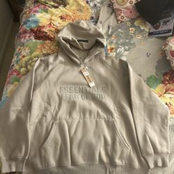 Men Essential Hoodie 