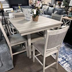 Stunning Dining Table Set! $499 🤍✨