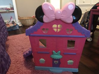 Mini mouse doll house