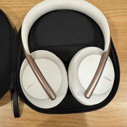 Bose Noise Cancelling Wireless Bluetooth Headphones 700, with Alexa Voice Control, Color Soapstone