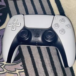 White ps5 controller 