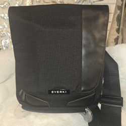 Everki Messenger Bag