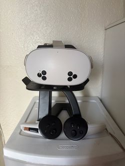Meta Quest 3s VR Headset with Controllers
