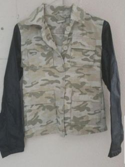 Camouflage Jacket for girls. Sleeves resemble leather. Size: petite large
