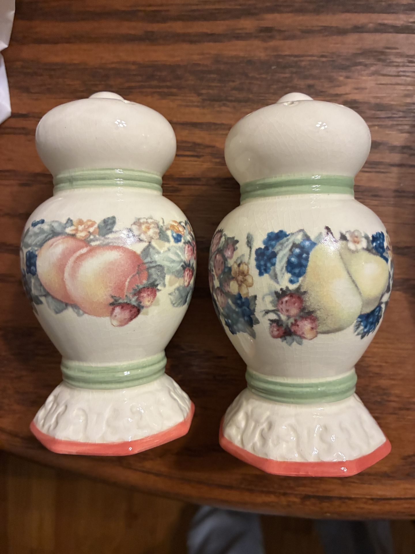 Avon Sweet Country Harvest Salt and Pepper Shakers