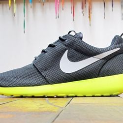 Nike Roshe Run Cyber Grey Size 10.5