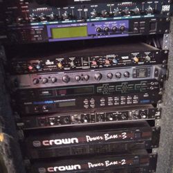 2 Subwoofers Speaker, Brand  EV. And 2 Speaker JBL  Whit Rack 