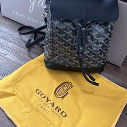 Women's Mini Goyard Backpack (Black) for Sale in Miami, FL - OfferUp