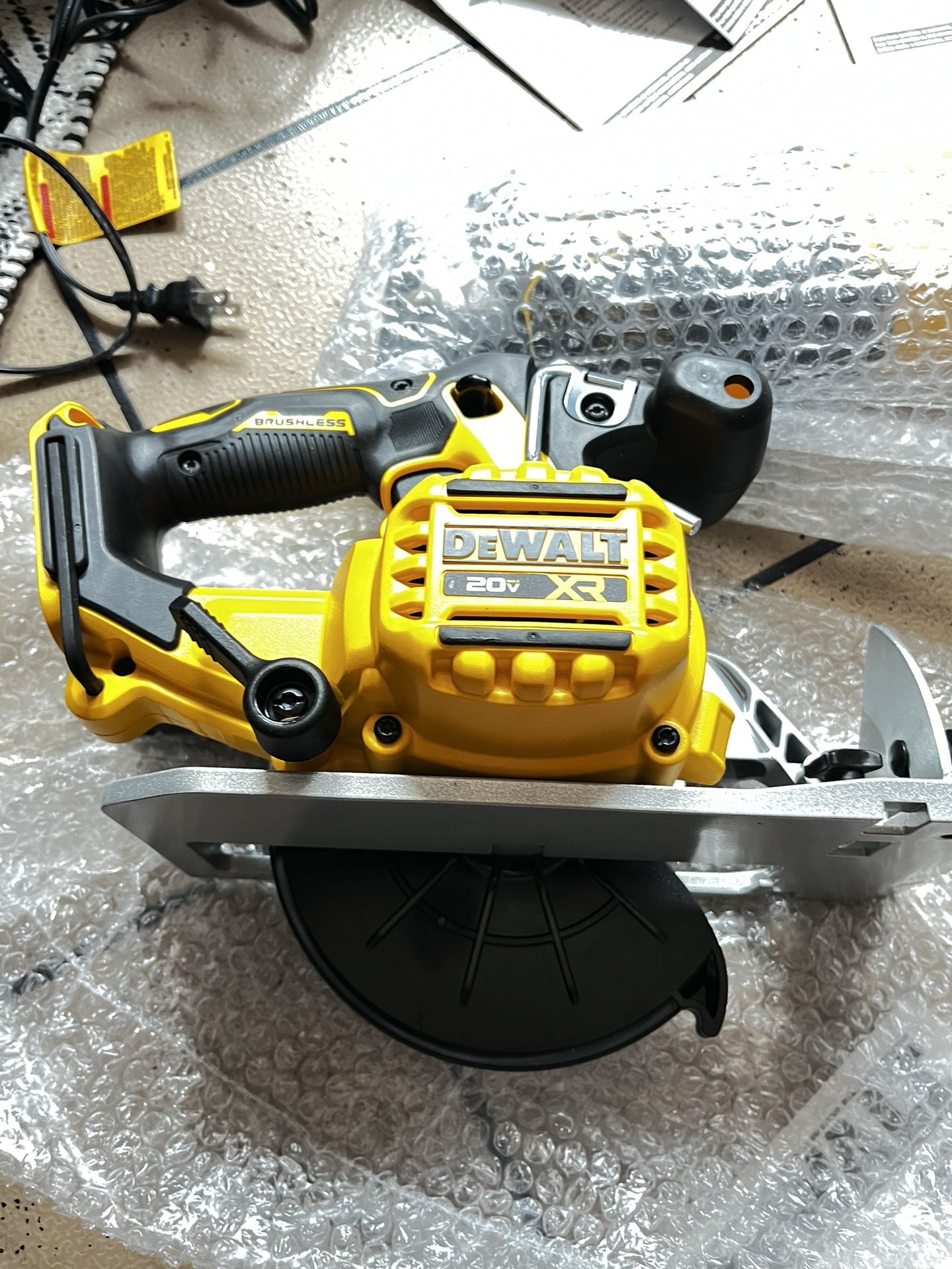 Dewalt 20v Max Brushless Circular Saw