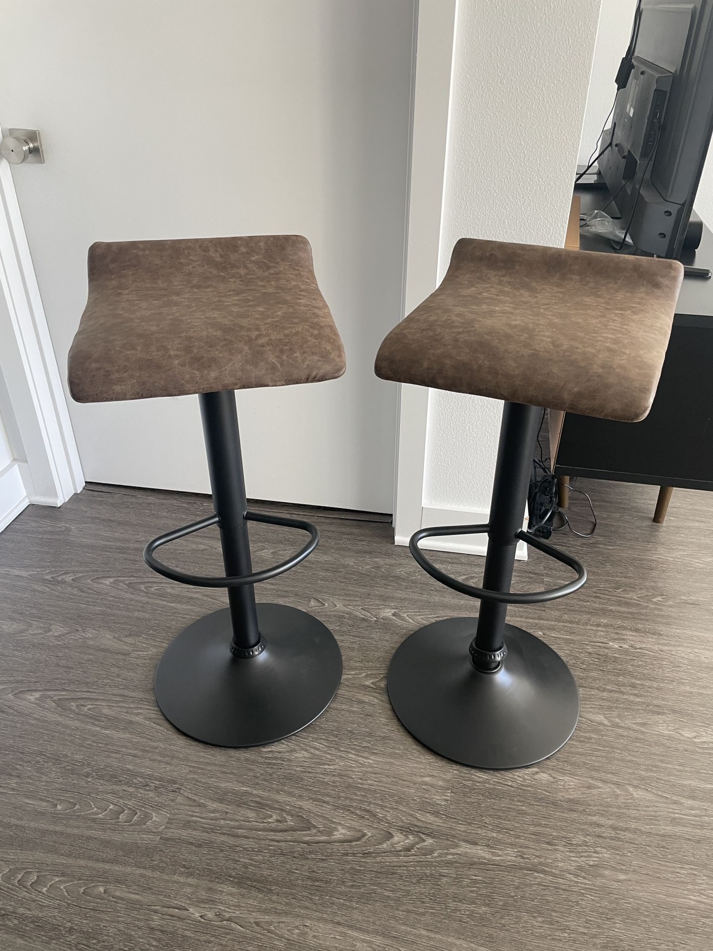 (2) Two Barstools