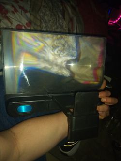 Cellphone Up close Window And Speakerstand