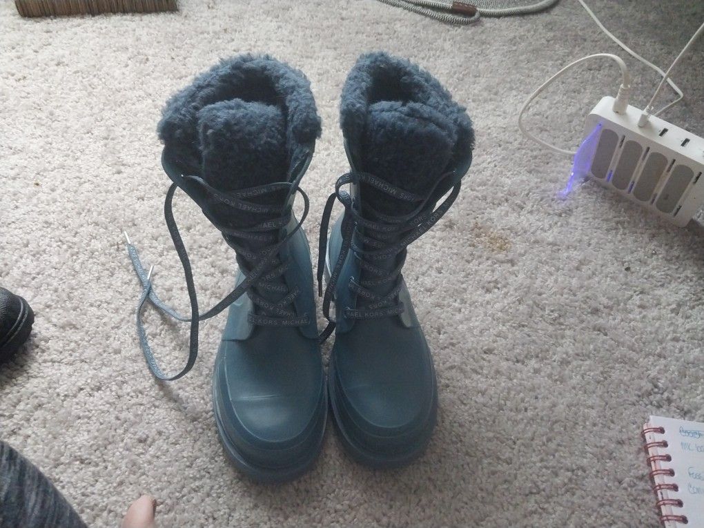 Women's Michael Kors Blue Rain Boots. Size 6