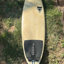 5’5 Tomo Surfboard 