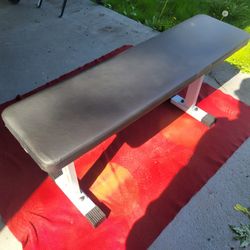 FLAT BENCH SA 10-4  EXCELLENT CONDITION 
11525 S HALSTED DUNKIN DONUTS/7111.S WESTERN WALGREENS 
40$ CASH ONLY AS IS 