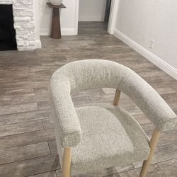 Brand New Set Of 4 Dining Chairs Barrel Upholstered Chairs