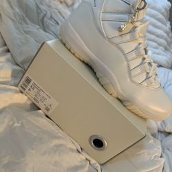 Jordan 11 Pearl