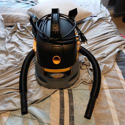 Stinger wet/dry vacuum