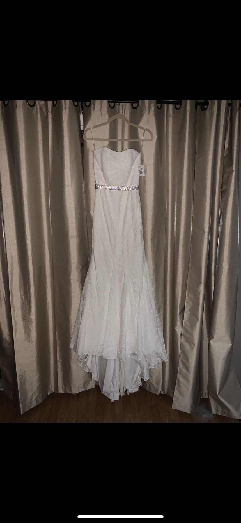 Galina Lace Wedding Dress Size 6 with Crystal Belt