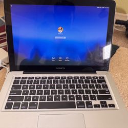 Apple MacBook Pro 13-inch LED-backlit Widescreen Notebook 