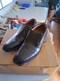 Men's size 12 dress shoe