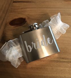 Bride flask garter