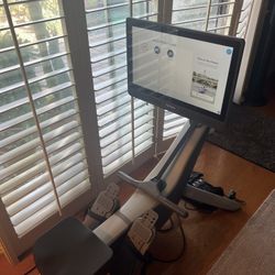 Hydro Rowing Machine 22” Screen