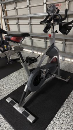 Spin Bike Indoor Cycling Bike