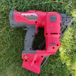 Milwaukee Fuel M18 Finish Nailer 